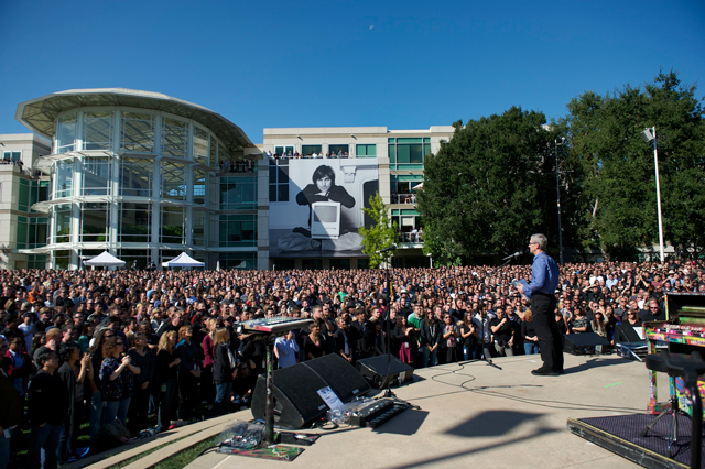 19october-19-employee-celebration-of-steve-jobs-life